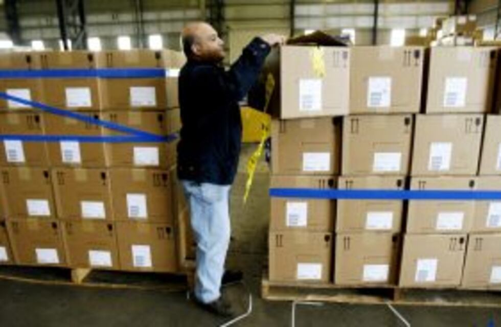 Distribuirán mercadería incautada por la Aduana en zonas de emergencia y sectores de bajos recursos