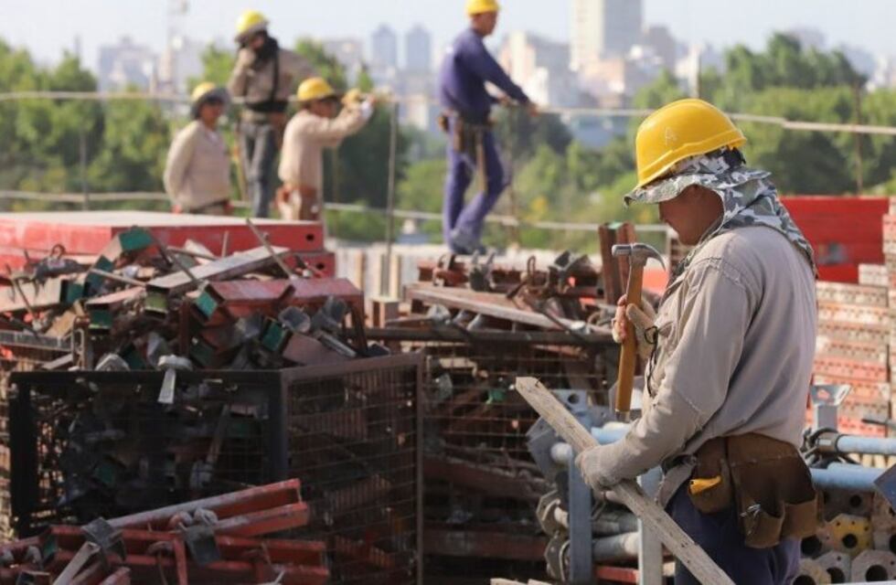 Entregaron herramientas a trabajadores de Montecarlo