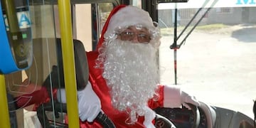 Ernesto, chofer de la 514 presente en la navidad bahiense