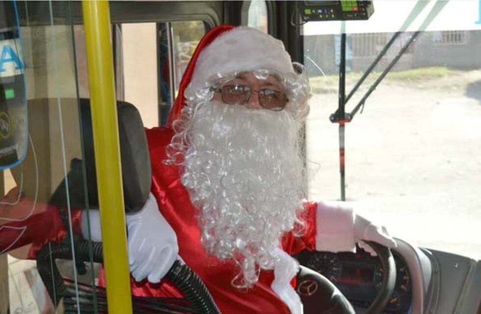 Papá Noel viaja en colectivo