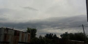 Anticipan que el cielo estará cubierto durante toda la jornada.