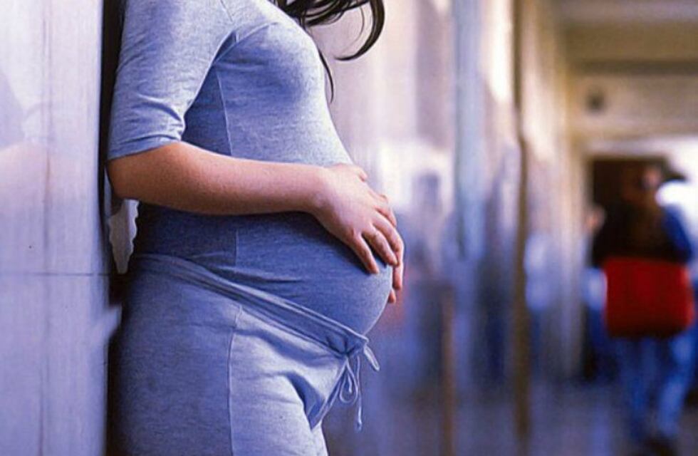 Le negaron un aborto a los 17 años y ahora le piden disculpas