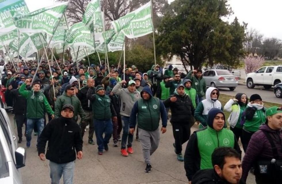 Camioneros levantaría el paro si llaman a una reunión desde el Gobierno Provincial