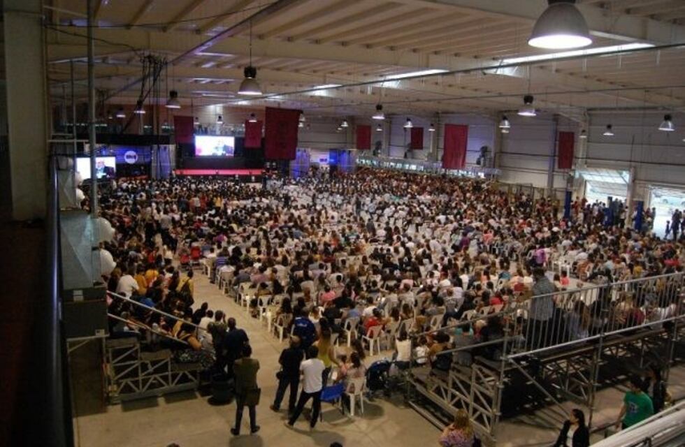 La Universidad de Oficios celebró el cuarto acto masivo de egresados