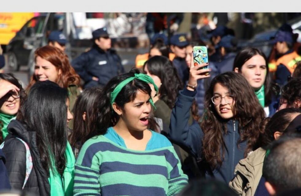 Hospitales públicos: la Provincia creará servicios para adolescentes y de anticonceptivos