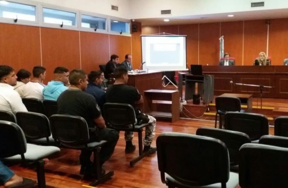 Violación en banda: absolvieron a cinco de los siete acusados