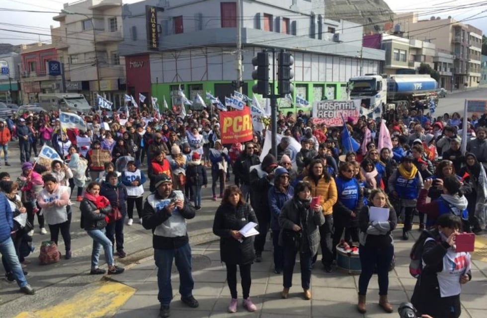 Estatales volvieron a marchar por el centro de la ciudad