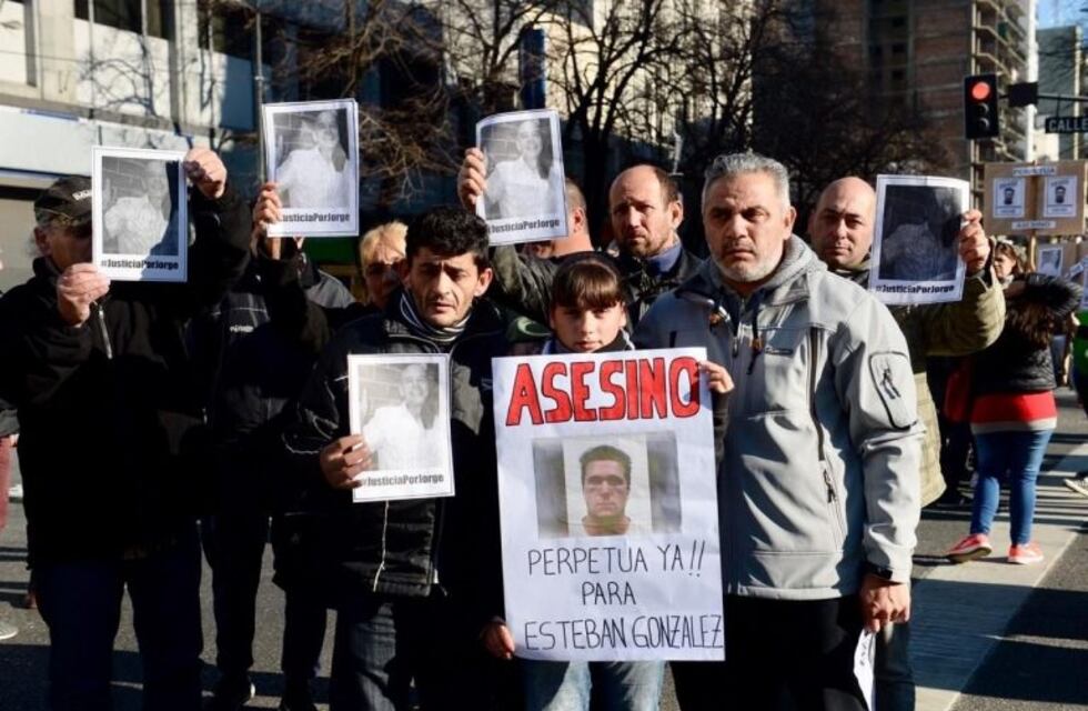 Taxistas realizaron un acto para recordar a Jorge Gómez, su compañero asesinado