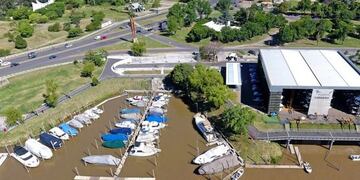 La embarcación estaba amarrada en Puerto Ludueña\u002E (Luis Santillán)