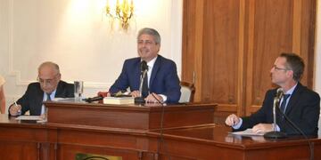 Intendente Javier Martínez