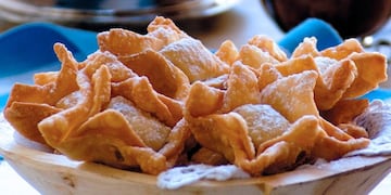 Cómo hacer pastelitos caseros, sin amasar y con solo 3 ingredientes: receta súper fácil para festejar el Día de la Bandera (web)