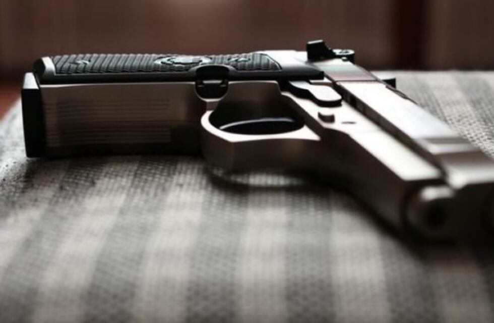 Deberán indemnizar a la madre de un chico que murió jugando a la ruleta rusa