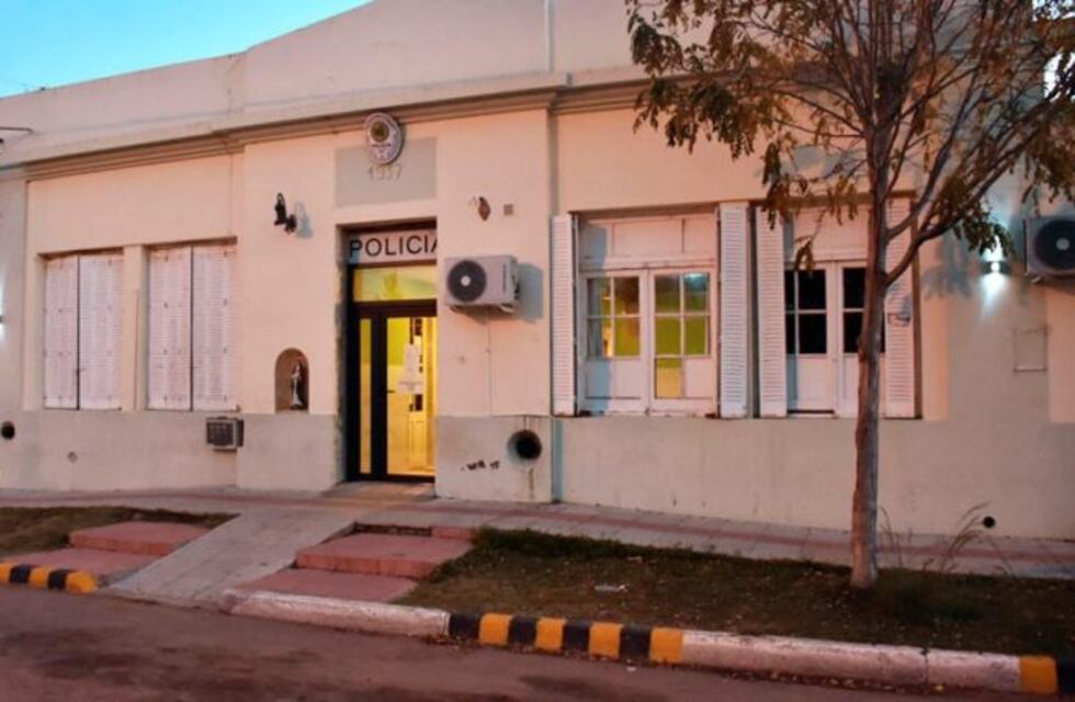 Policías aislados en Toay por el fallecimiento de una mujer con problemas respiratorios