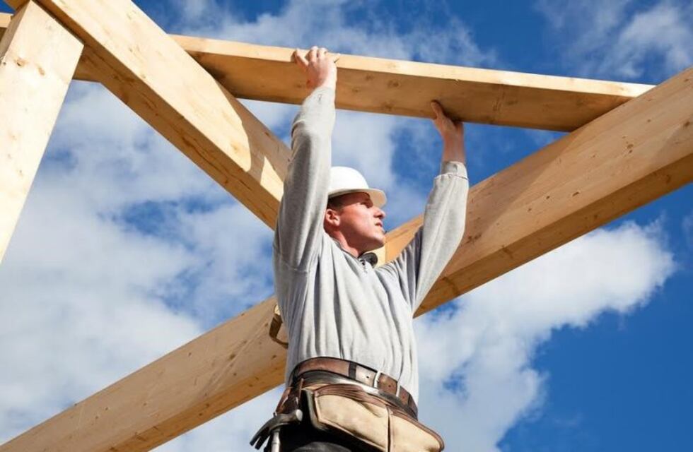 Cursos gratuitos de carpintería e instalación de techos de madera