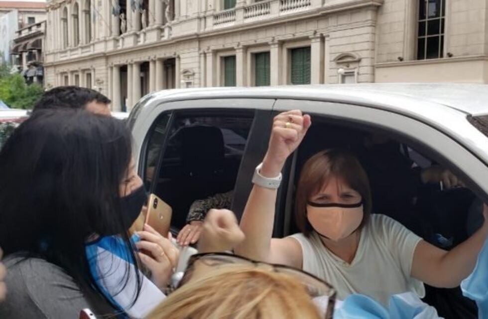 Patricia Bullrich en el banderazo en Córdoba: "Le pedimos a los jueces que no renuncien"