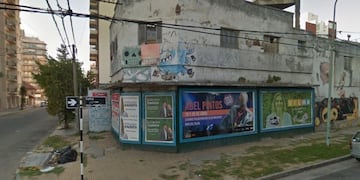 Furioso ataque a un hombre en situación de calle: lo rociaron con nafta y lo prendieron fuego (Foto: Captura Google Street View)