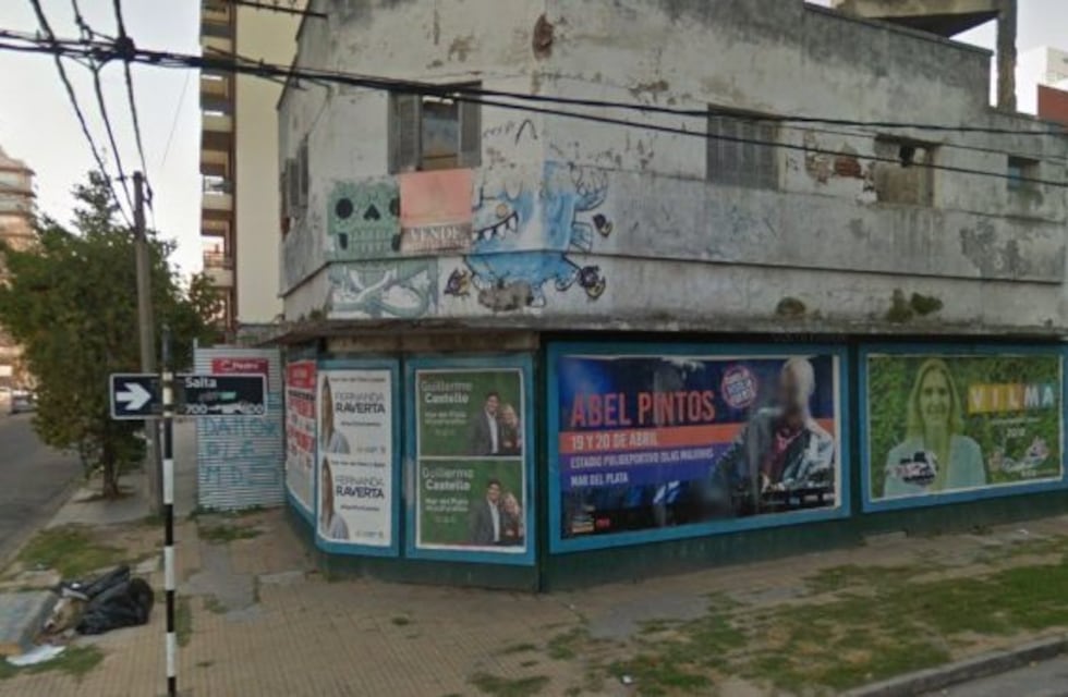 Furioso ataque a un hombre en situación de calle: lo rociaron con nafta y lo prendieron fuego