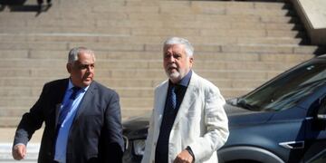 Julio De Vido firmó su libertad en los tribunales de Comodoro Py, (Clarín)