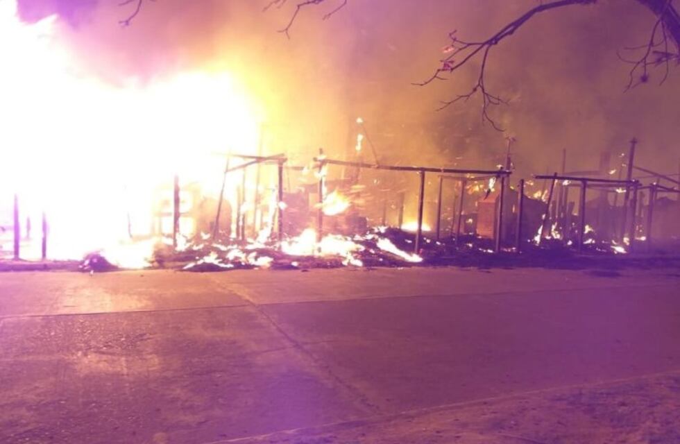 Detuvieron a los presuntos autores de incendiar los ranchos de la Feria de Simoca