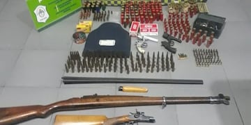 Encuentran un arsenal de armas con una granada militar