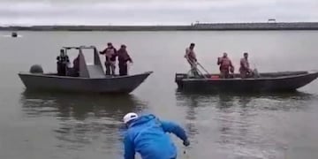 Lanchas de la Armada Paraguaya interrumpieron un torneo de pesca adjudicando que había entrado en su territorio\u002E