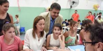 DYN04, BUENOS AIRES 23/01/2017, LA GOBERNADORA DE LA PROVINCIA DE BUENOS AIRES, MARu00cdA EUGENIA VIDAL, VISITu00d3 ESTA MAu00d1ANA UN CENTRO BARRIAL DE INFANCIA (CBI) DEL BARRIO LAS FLORES, EN EL PARTIDO BONAERENSE DE VICENTE Lu00d3PEZ.FOTO:DYN/PRENSA GOBERNACION.