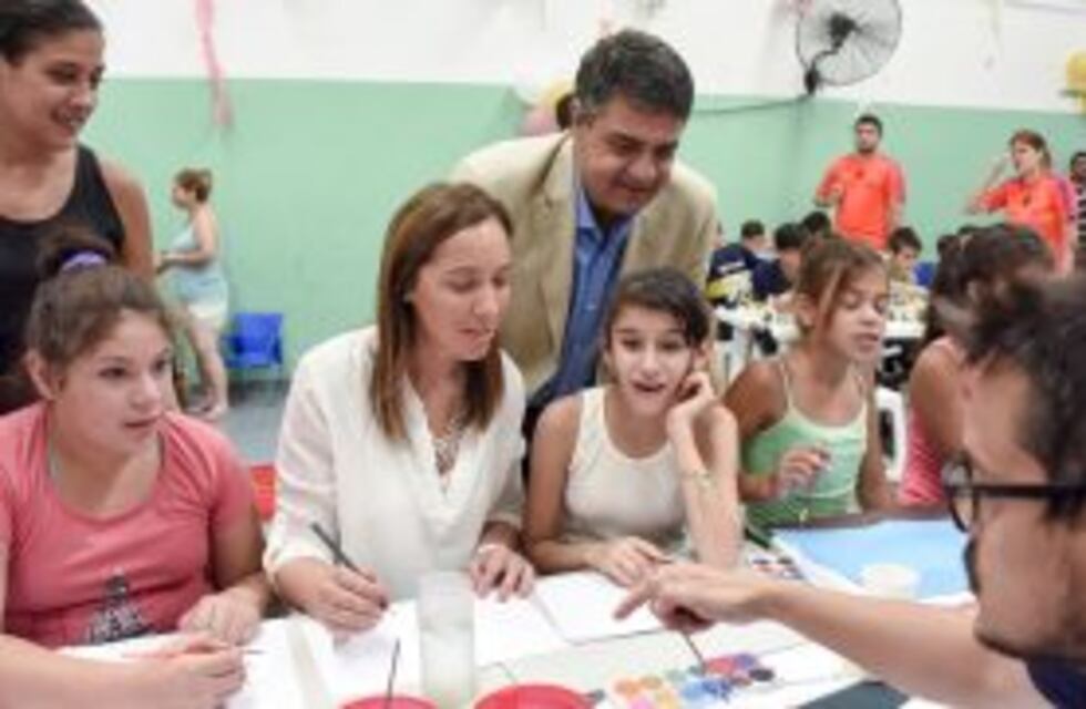 Vidal volvió de sus vacaciones y se reunió con Macri