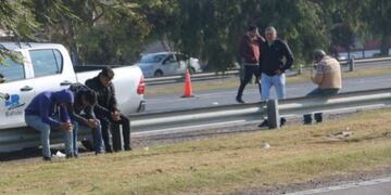 La ambulancia que fue embestida por un joven que corría picadas en un Corsa\u002E