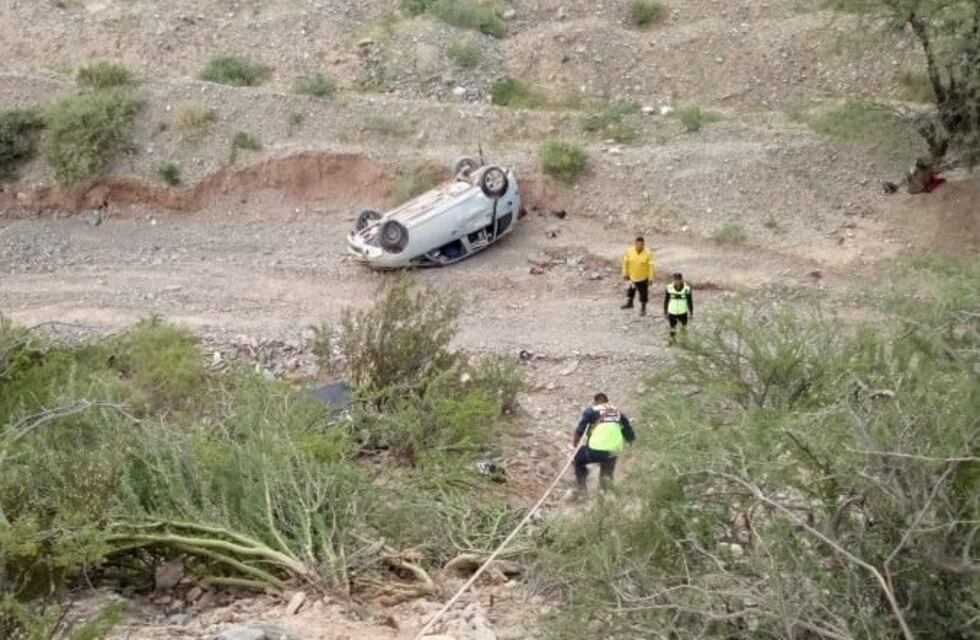 Un hombre murió al volcar el auto en la ruta 40 cerca de Cachi