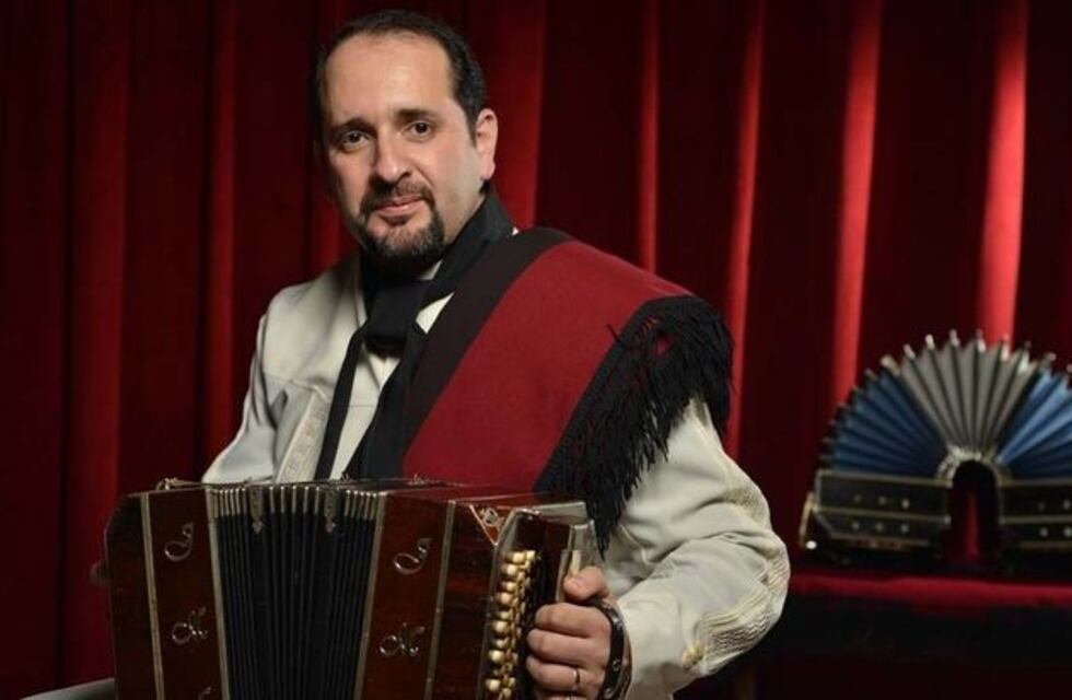 Un músico del Chaqueño se mostró indignado con el cordobés que lo acusó de maltratarlo en el escenario