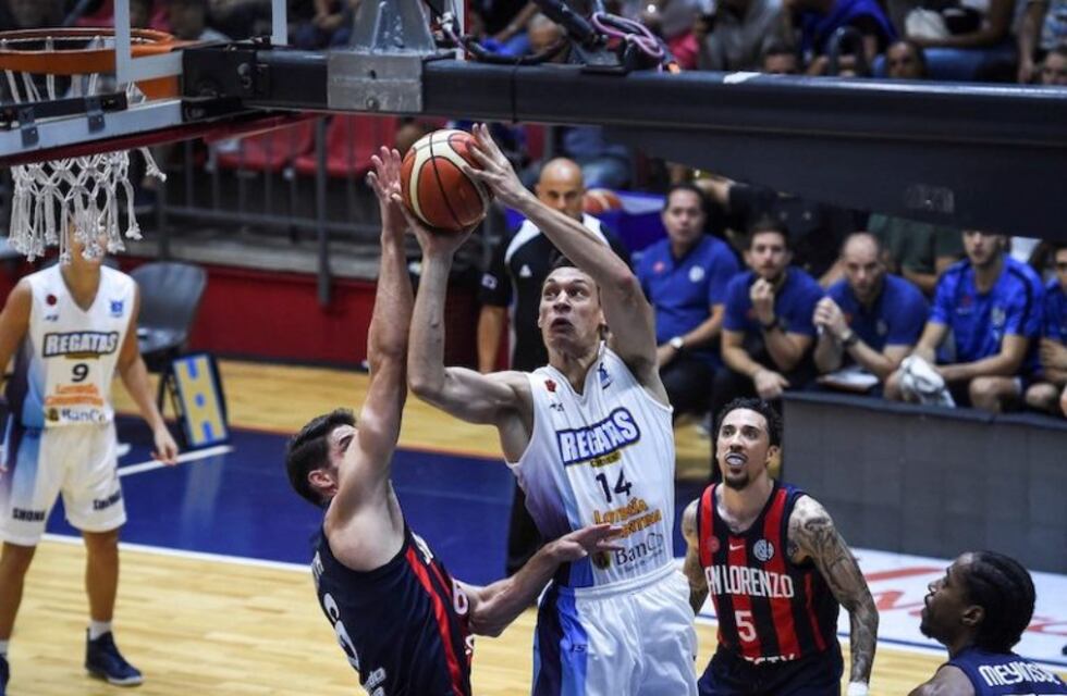 Regatas Corrientes define su plantel