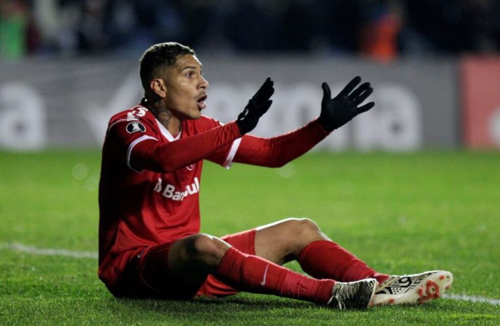 El presidente de Inter de Porto Alegre dijo que "no hay oferta de Boca por Paolo Guerrero"