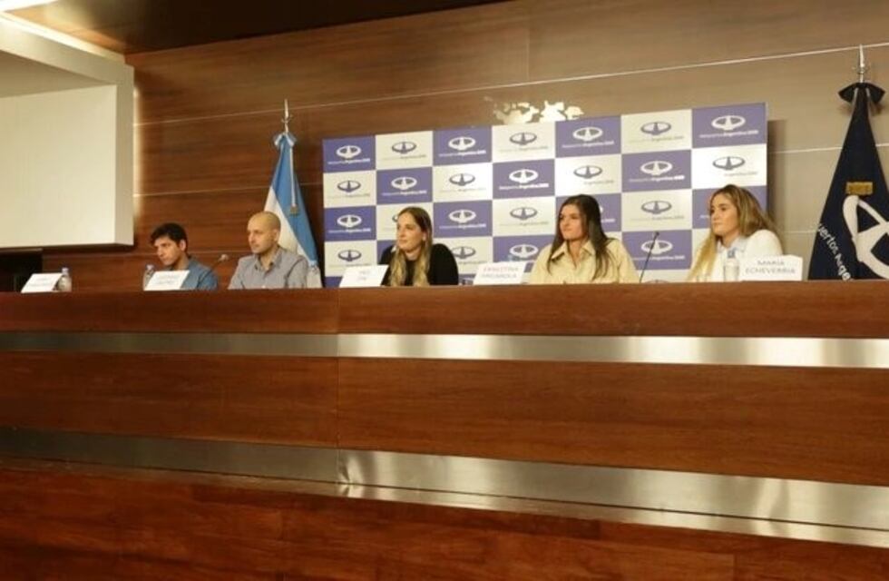 Coronavirus: llegaron médicos y enfermeros argentinos desde Europa para ayudar en la pandemia