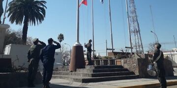 Bandera a media asta Jesús María