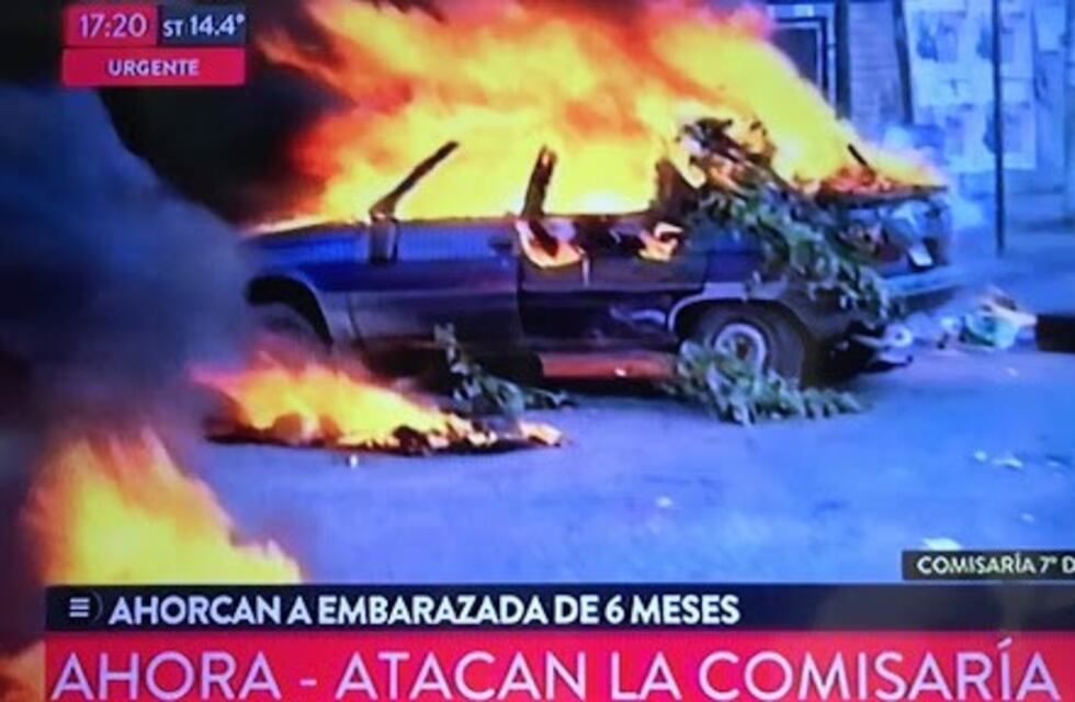 Vecinos de la niñera estrangulada realizaron una violenta protesta frente a la comisaría de Glew