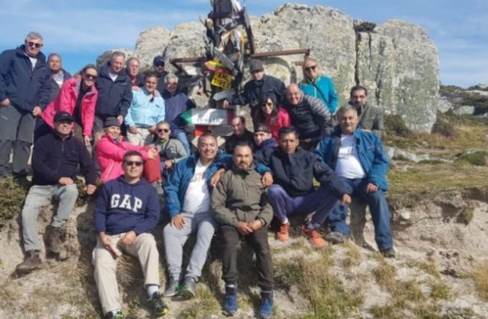 Emoción: ex soldados y familiares de caídos en la guerra llegaron a Malvinas