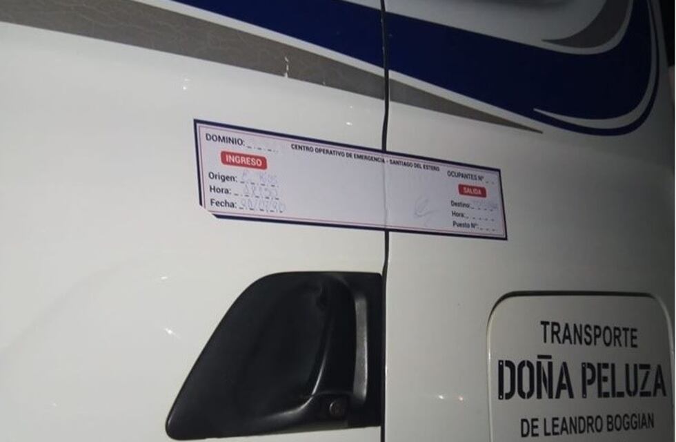 Un camionero entrerriano tuvo que viajar 400Km con una faja de seguridad en la puerta