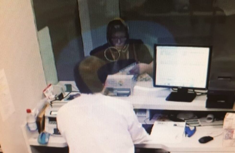 Le quitó el DNI a la mujer que cuidaba, se hizo pasar por ella y le robó más de $400 mil