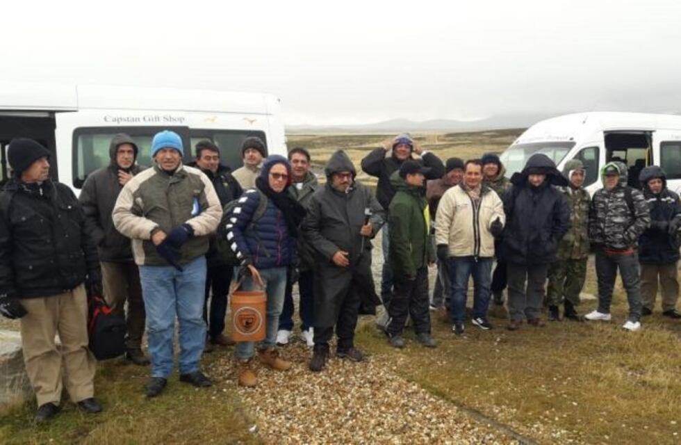 Veteranos de guerra vuelven a pisar suelo Malvinense