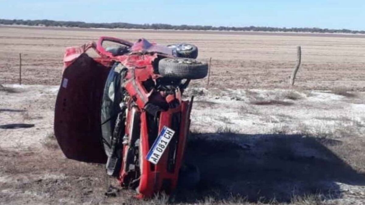 Impactante vuelco en la ruta 3