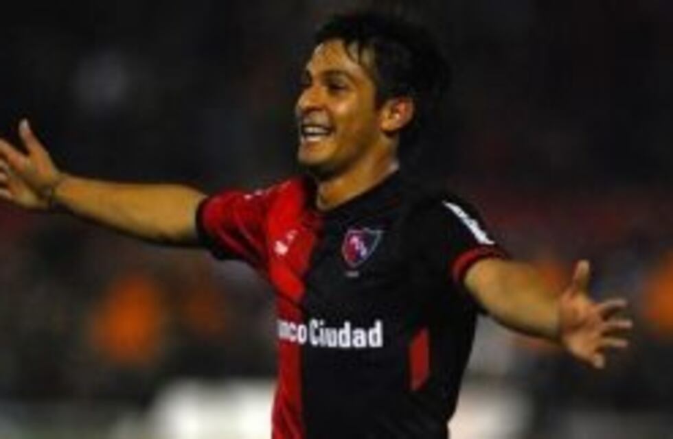Newell's pretende un cupo extra tras la lesión de Tévez