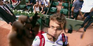 El tenista le dedicu00f3 la victoria a una joven que se atiende en un centro de salud de Rosario.