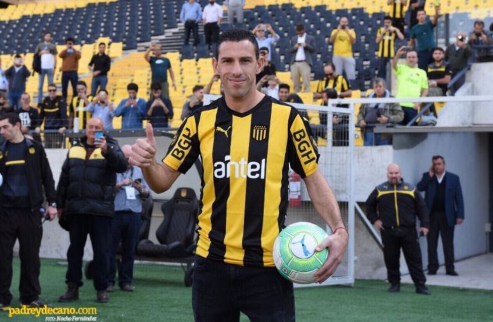 Maxi Rodríguez debuta en Peñarol enfrentando en un amistoso a San Lorenzo