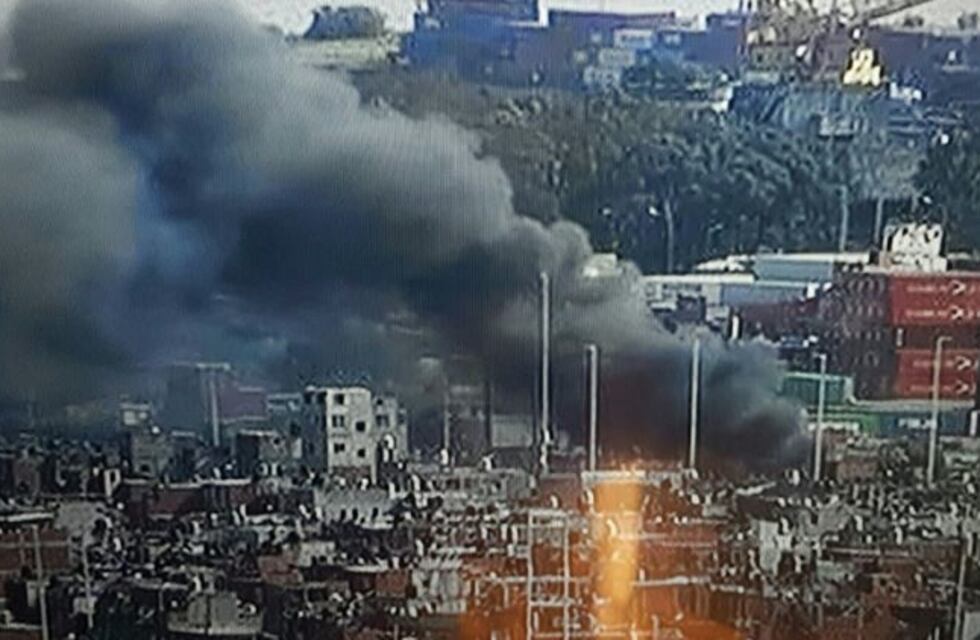 Controlaron el incendio de la Villa 31 y liberaron parcialmente la Autopista Illia