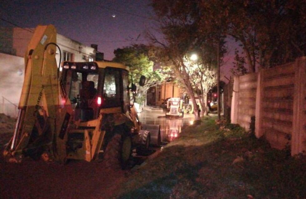 La rotura en una cañería trae complicaciones en la ciudad