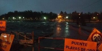 La creciente ingresó al Río San Antonio en Villa Carlos Paz\u002E