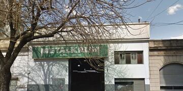 La firma Metalkrom, ubicada en Pasco al 1200, es la que está en serias dificultades por el tarifazo de la luz\u002E (Street View)