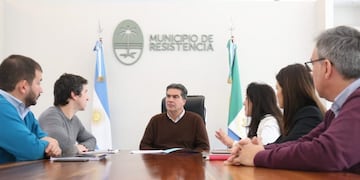 Capitanich, gestionando los trámites pertinentes para hacer efectiva la inversión de la empresa Claro (Vía Resistencia)\u002E