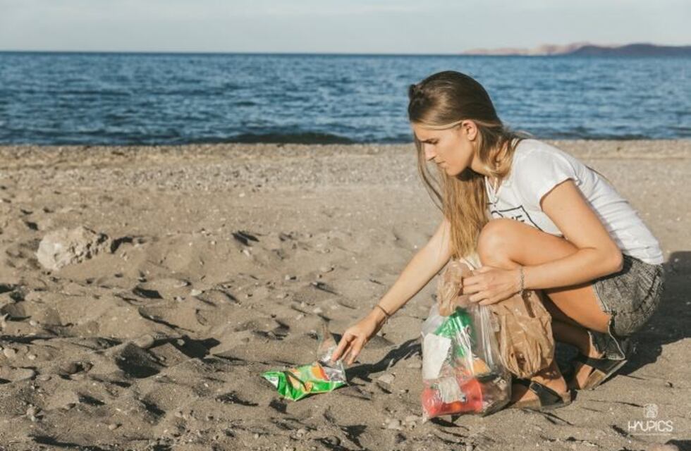 De Tijuana a Ushuaia: conocé a la joven científica argentina que viaja limpiando los océanos
