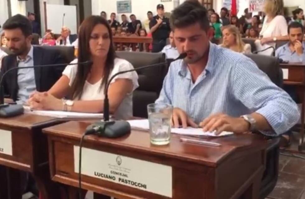 Aprobaron una suba del 37% en las tasas municipales con críticas de la oposición